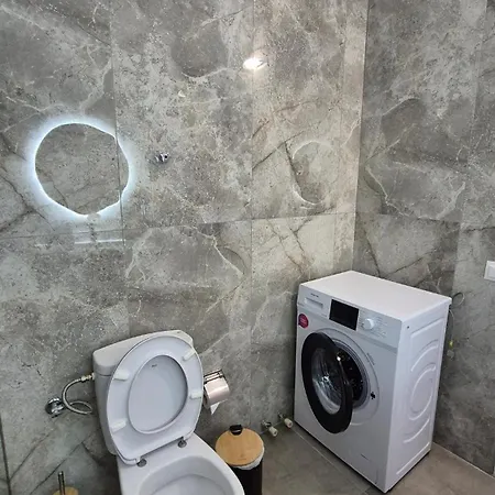 Apostolidis Lejlighed *